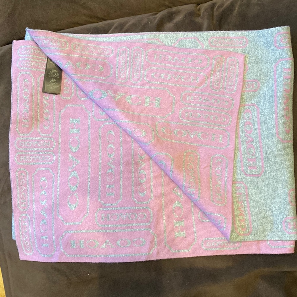 Coach Woman’s Signature Soft Knit Scarf